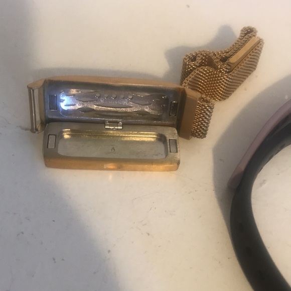 Fit Bit & Accessories Included - Picture 2 of 3